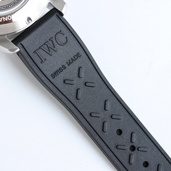 アイ・ダブリュー・シー角部分ディテール